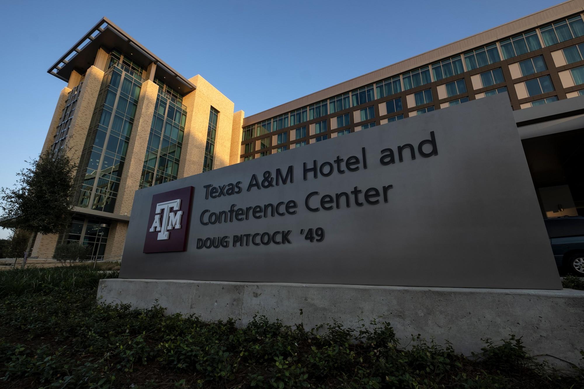 Texas A&M Hotel And Conference Center College Station Exteriör bild